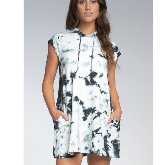 Elan Dresses & Skirts - ELAN TIE DYE HOODIE DRESS NWOT